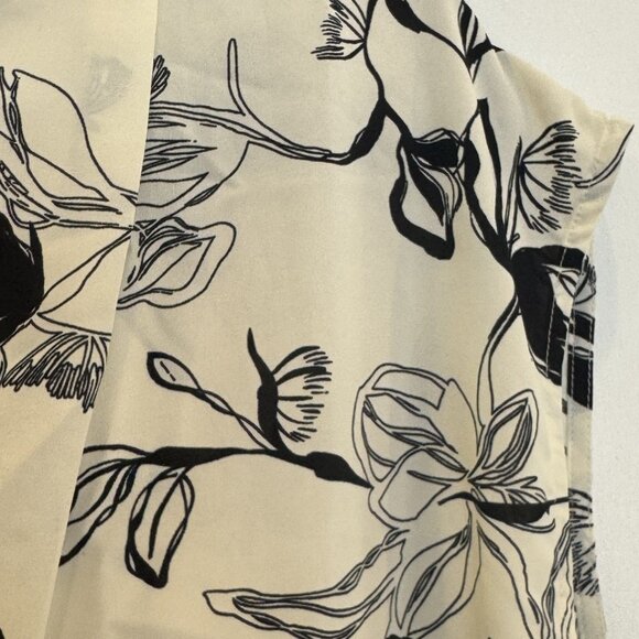 NWT Monday Fun XL "Jessie Curved Hemline Blouse" Stitch Fix Ivory Black Floral - Picture 4 of 5